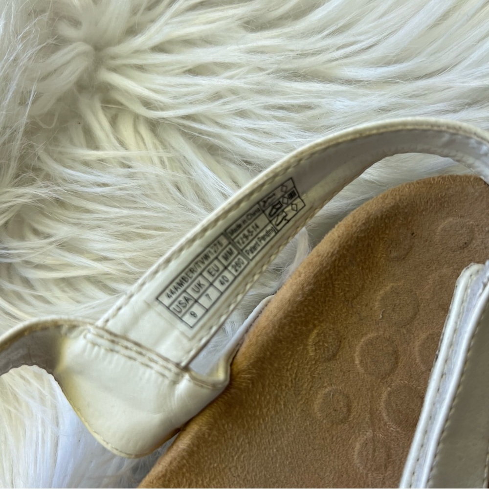 Vionic White Leather Stone Open Toe Sandals - image 5